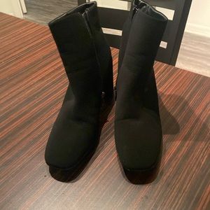 Black boots with zipper